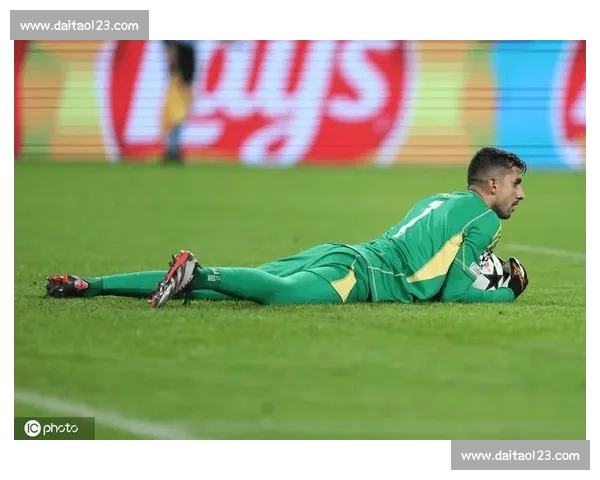 邓卓翔战术显威！三镇 2-2 逼平争冠热门，少年门将封神救主