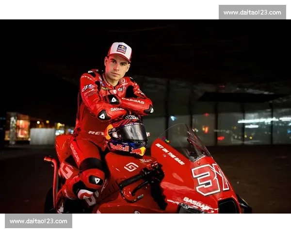 铁血入主 Tech3：斯泰纳发布会爆粗口掀 MotoGP 风云